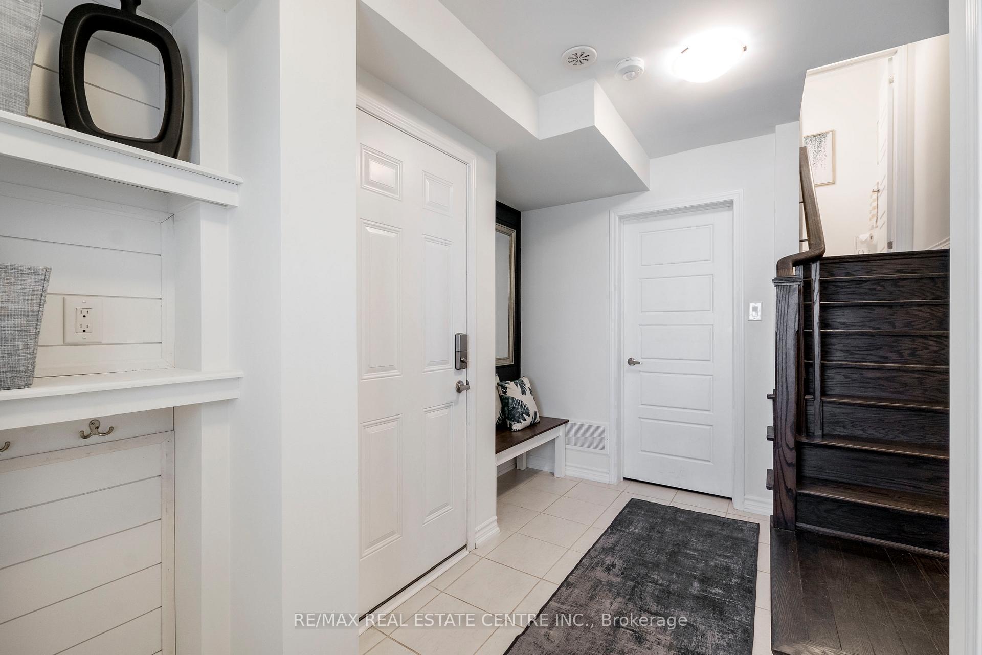 Photo 5 of 559 Buckeye Court, Milton, Cobban — HOMEH