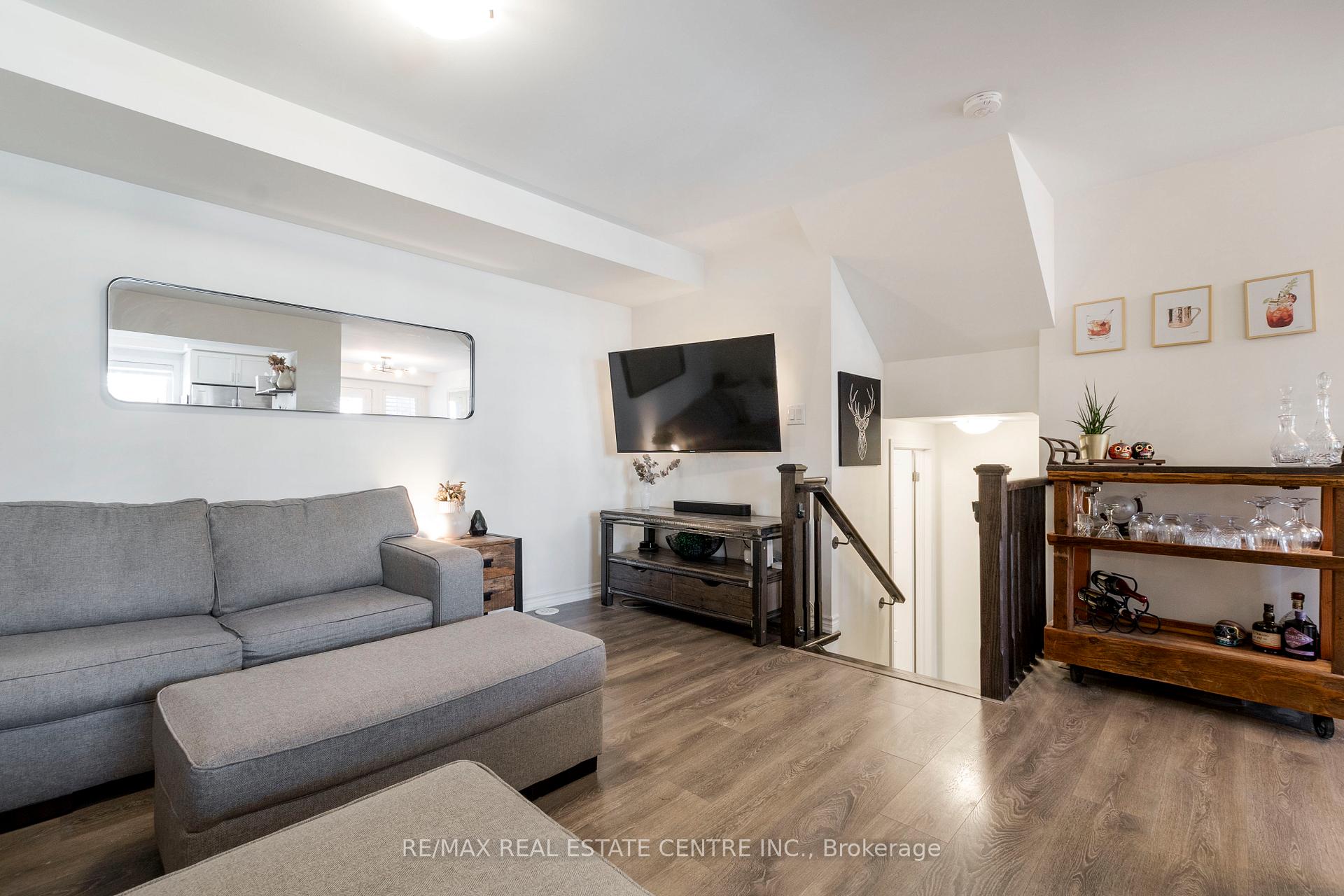Photo 7 of 559 Buckeye Court, Milton, Cobban — HOMEH