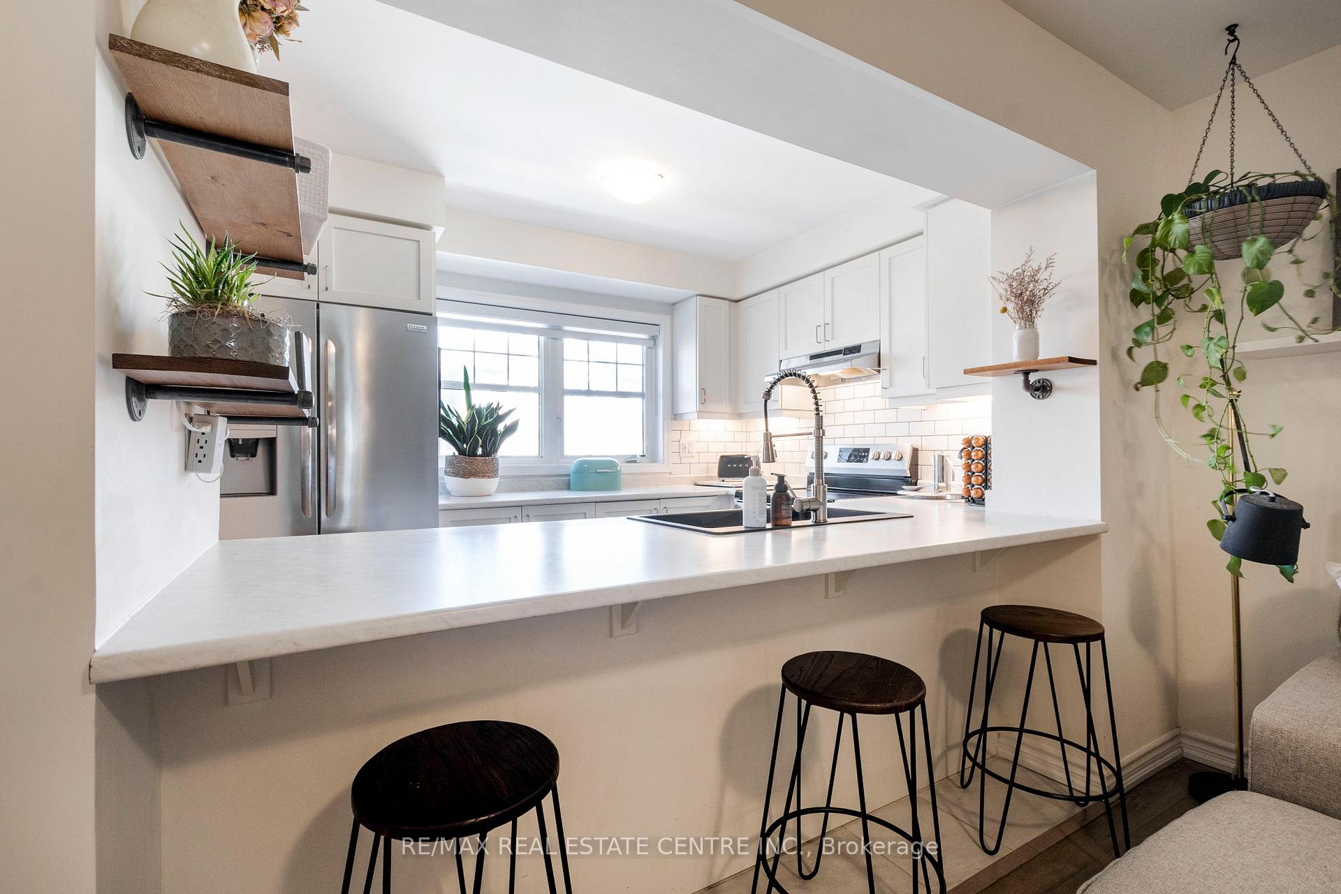 Photo 11 of 559 Buckeye Court, Milton, Cobban — HOMEH