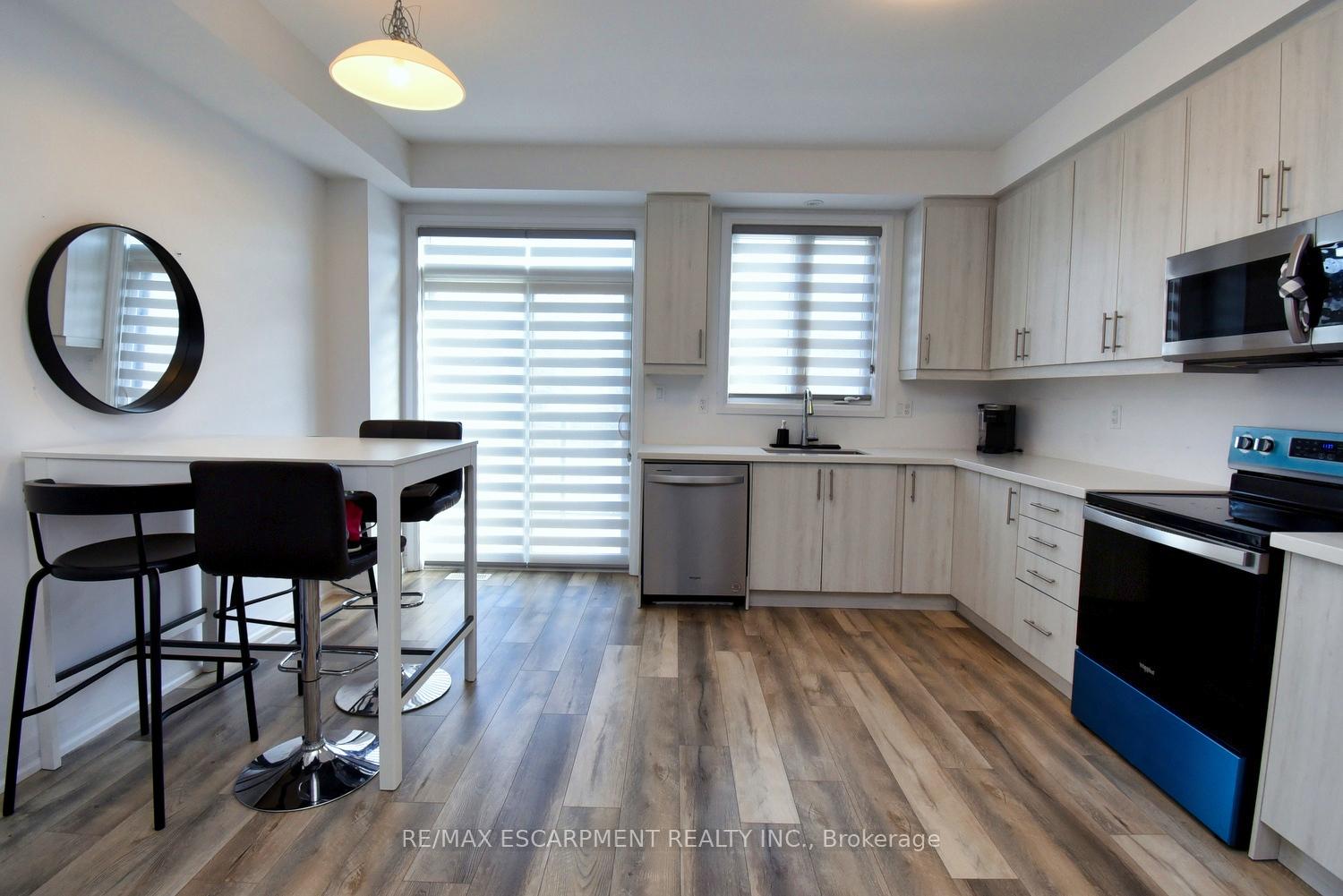 Photo 5 of Unit 66, 120 Court Drive, Brant, Paris — HOMEH