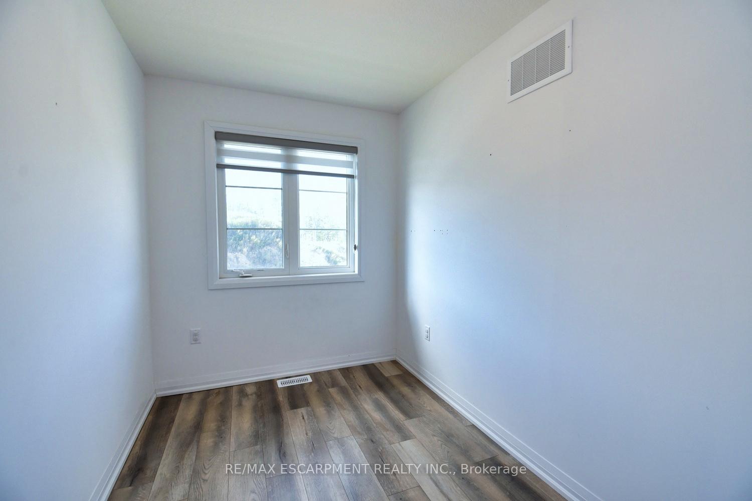 Photo 15 of Unit 66, 120 Court Drive, Brant, Paris — HOMEH