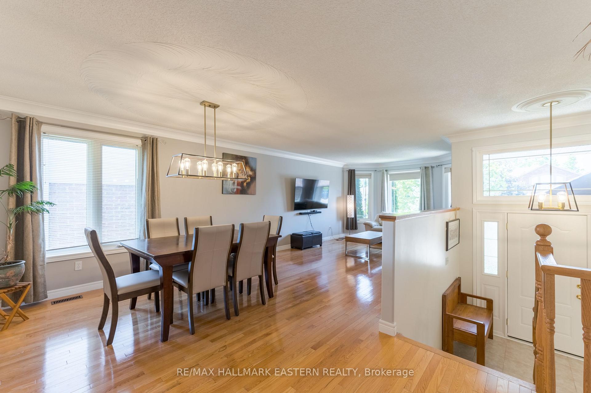 Photo 3 of 2484 Denure Drive, Peterborough, Monaghan Ward 2 — HOMEH