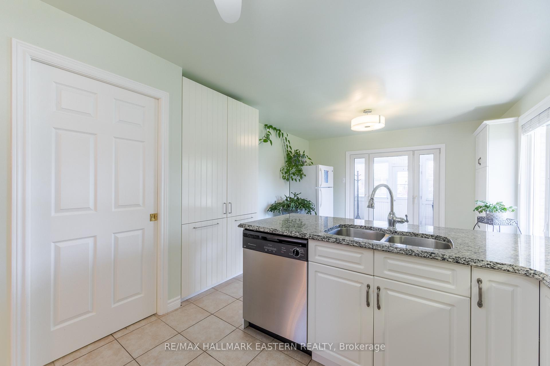 Photo 11 of 2484 Denure Drive, Peterborough, Monaghan Ward 2 — HOMEH