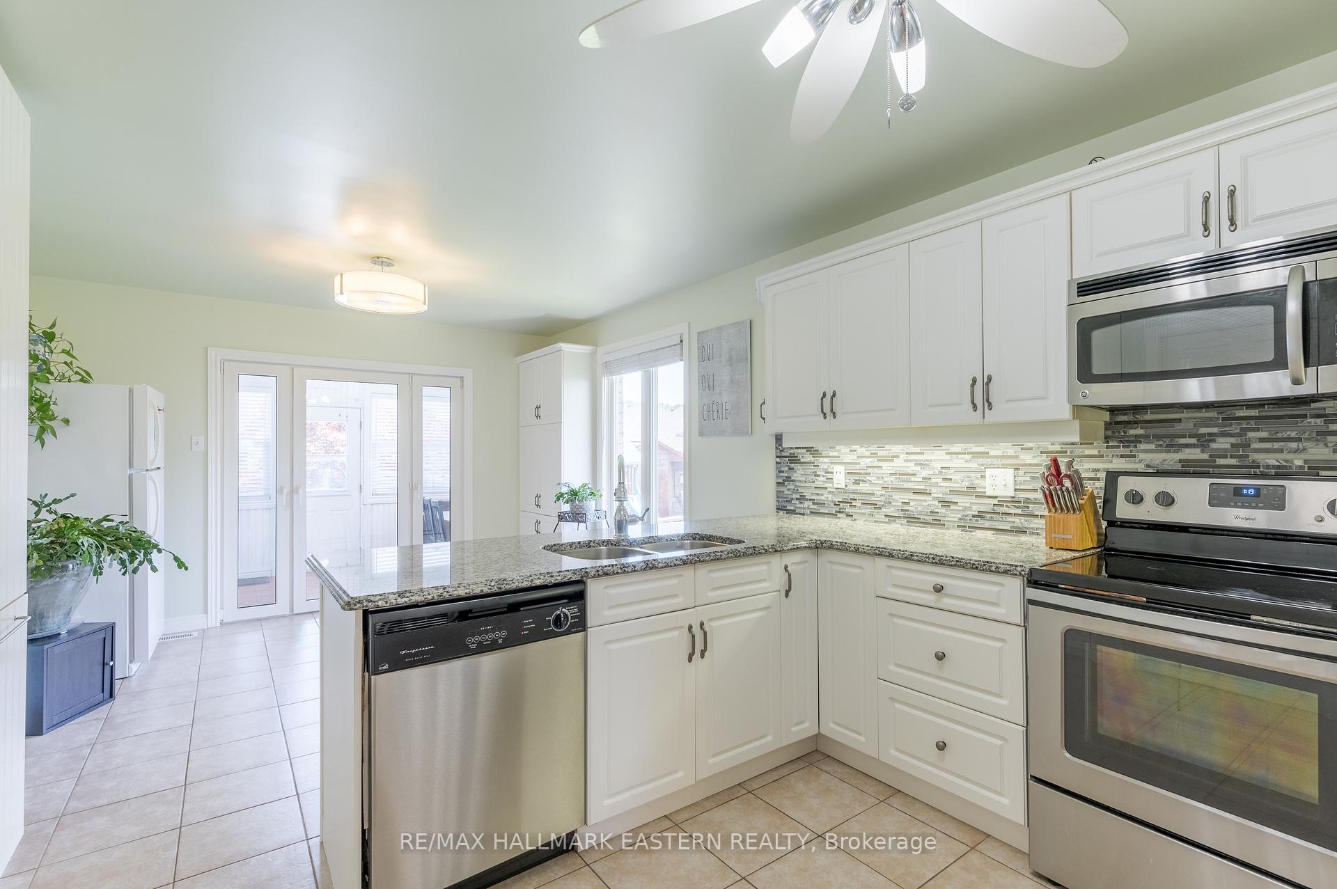 Photo 14 of 2484 Denure Drive, Peterborough, Monaghan Ward 2 — HOMEH
