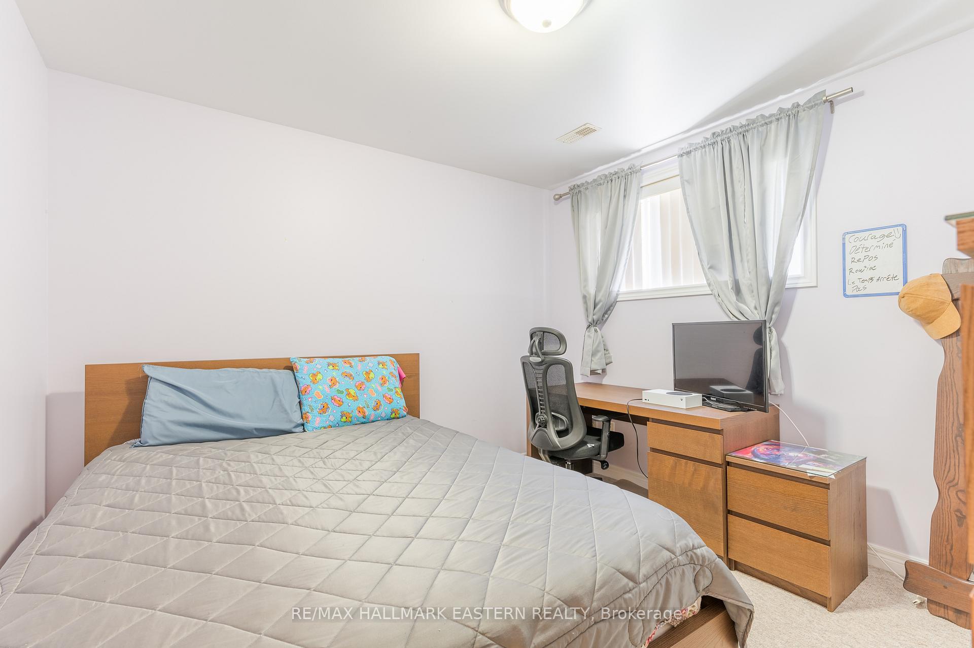 Photo 28 of 2484 Denure Drive, Peterborough, Monaghan Ward 2 — HOMEH