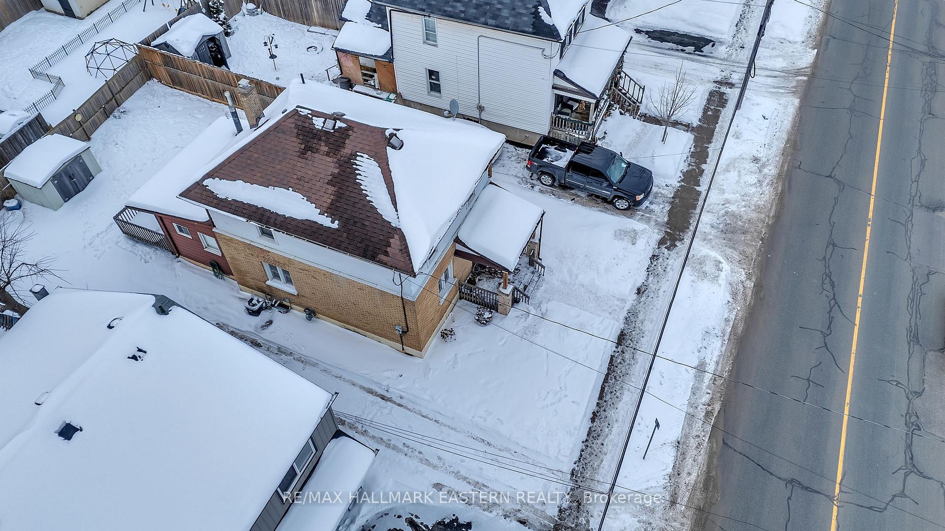 Photo 3 of 771 Lock Street, Peterborough, Otonabee Ward 1 — HOMEH