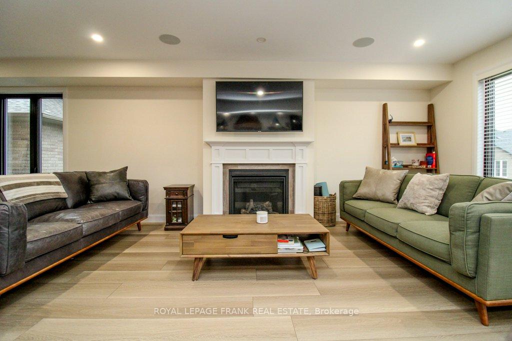 Photo 8 of 316 Mullighan Gardens, Peterborough, Monaghan Ward 2 — HOMEH