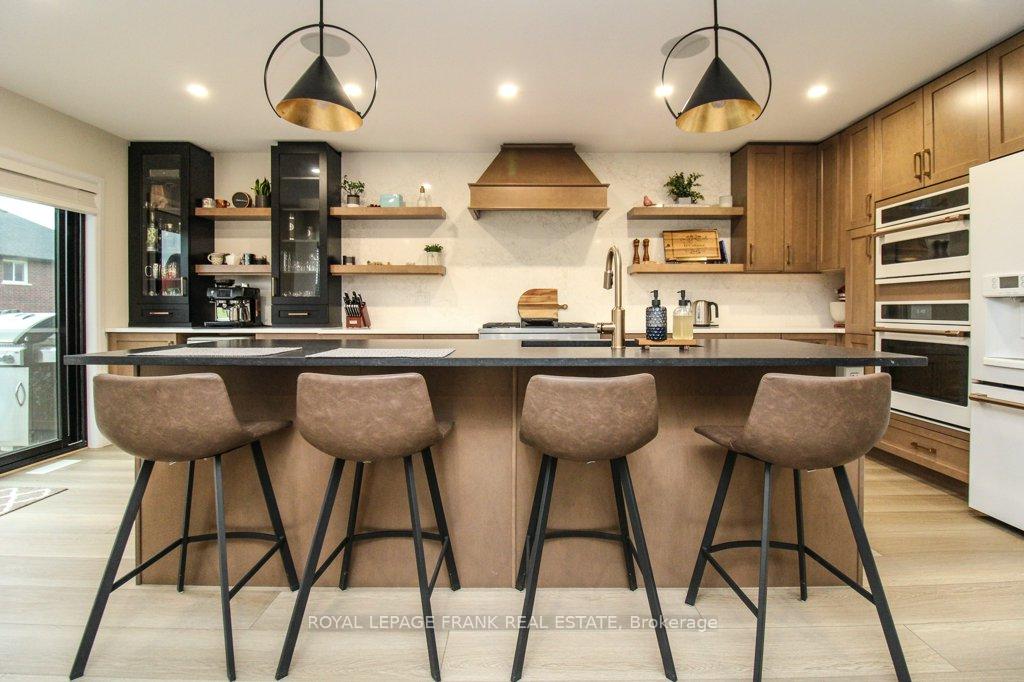 Photo 14 of 316 Mullighan Gardens, Peterborough, Monaghan Ward 2 — HOMEH