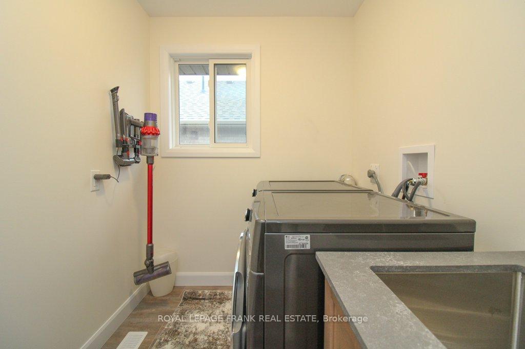 Photo 23 of 316 Mullighan Gardens, Peterborough, Monaghan Ward 2 — HOMEH
