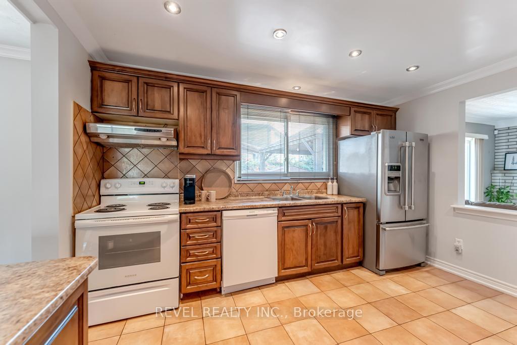 Photo 9 of 187 Guildwood Drive, Hamilton, Gurnett — HOMEH
