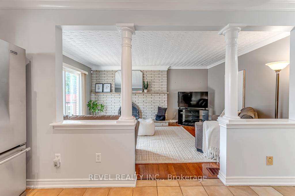 Photo 10 of 187 Guildwood Drive, Hamilton, Gurnett — HOMEH
