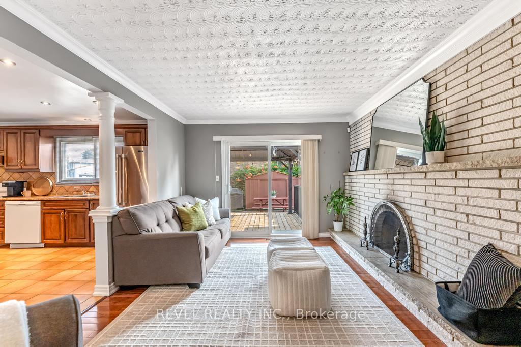 Photo 11 of 187 Guildwood Drive, Hamilton, Gurnett — HOMEH