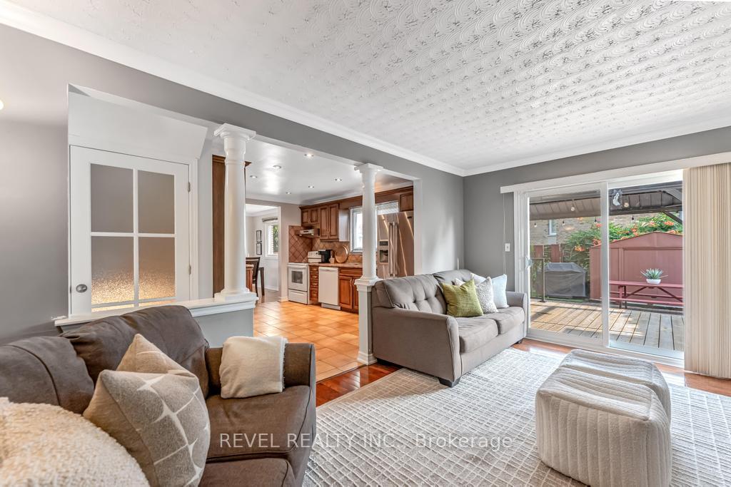 Photo 12 of 187 Guildwood Drive, Hamilton, Gurnett — HOMEH