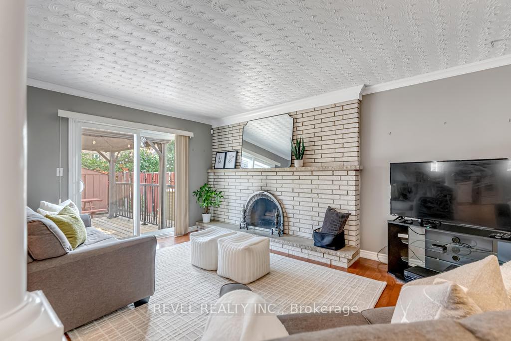 Photo 13 of 187 Guildwood Drive, Hamilton, Gurnett — HOMEH