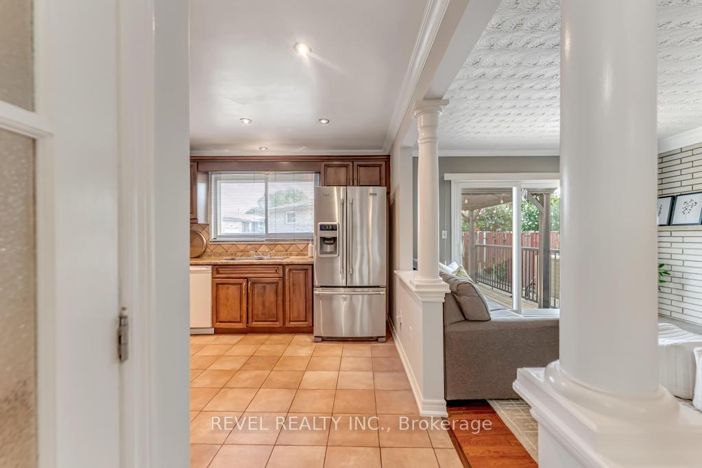 Photo 14 of 187 Guildwood Drive, Hamilton, Gurnett — HOMEH