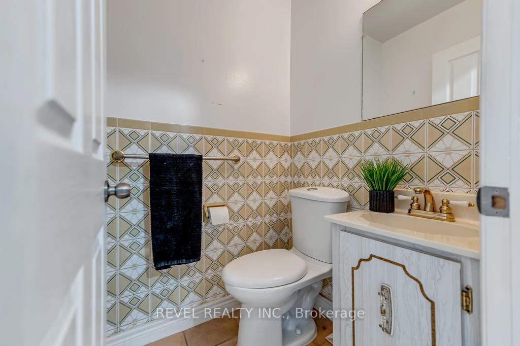 Photo 15 of 187 Guildwood Drive, Hamilton, Gurnett — HOMEH