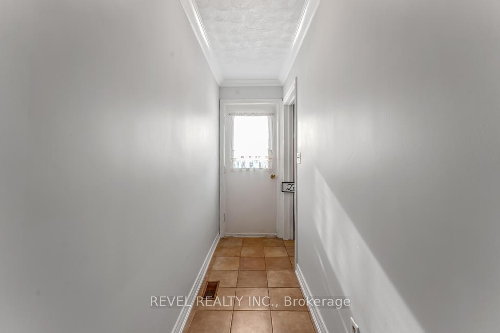 Photo 16 of 187 Guildwood Drive, Hamilton, Gurnett — HOMEH