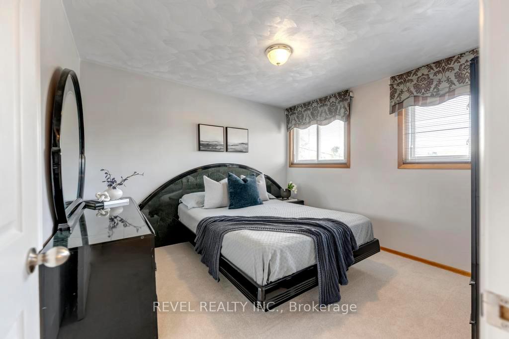 Photo 23 of 187 Guildwood Drive, Hamilton, Gurnett — HOMEH