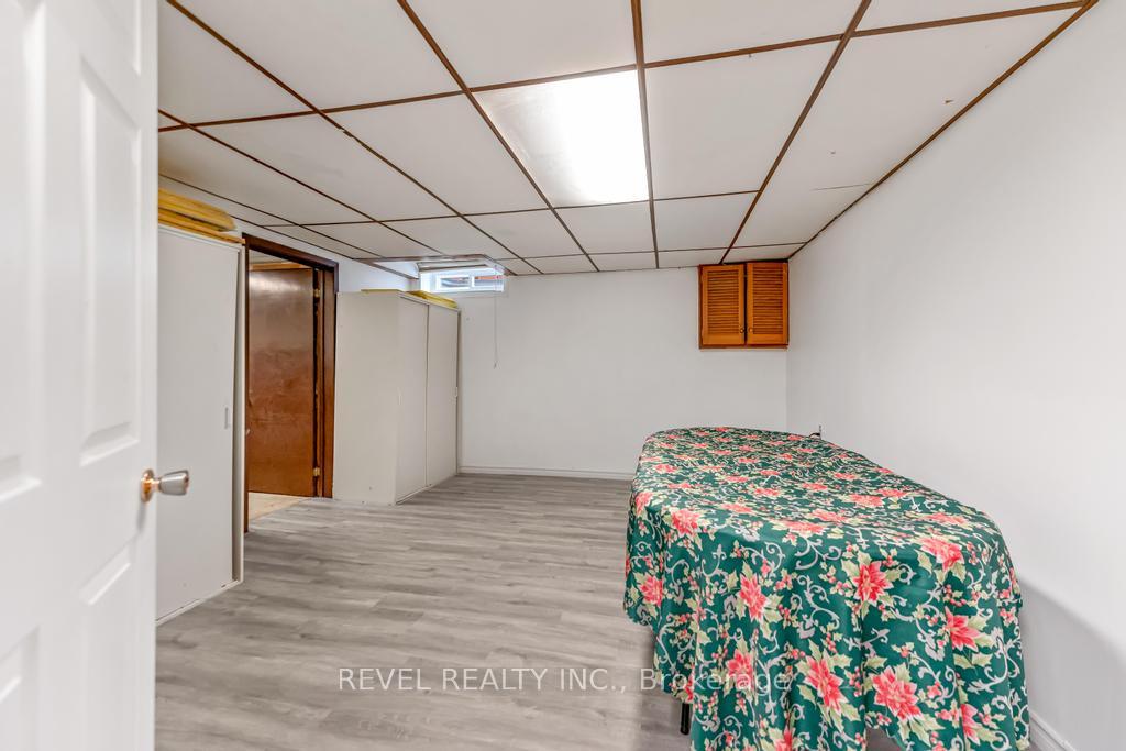 Photo 29 of 187 Guildwood Drive, Hamilton, Gurnett — HOMEH