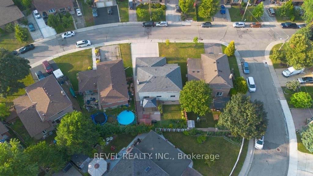 Photo 35 of 187 Guildwood Drive, Hamilton, Gurnett — HOMEH
