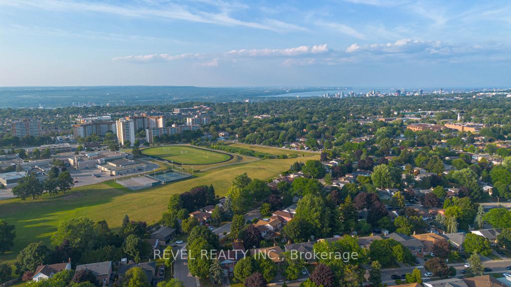 Photo 37 of 187 Guildwood Drive, Hamilton, Gurnett — HOMEH