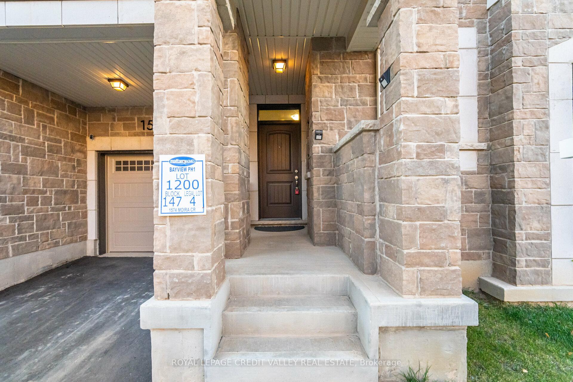 Photo 2 of 1574 Moira Crescent, Milton, Bowes — HOMEH