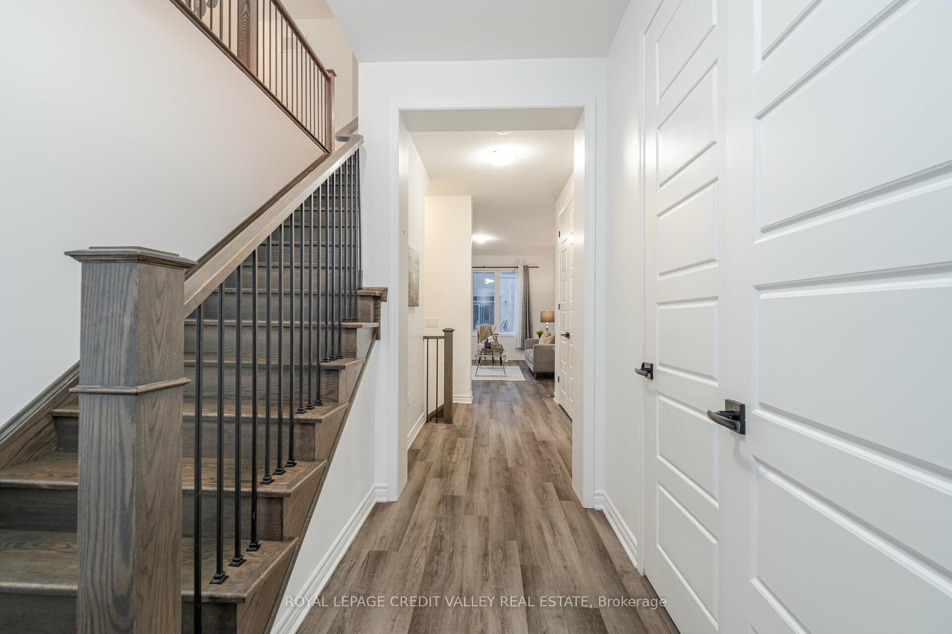 Photo 4 of 1574 Moira Crescent, Milton, Bowes — HOMEH
