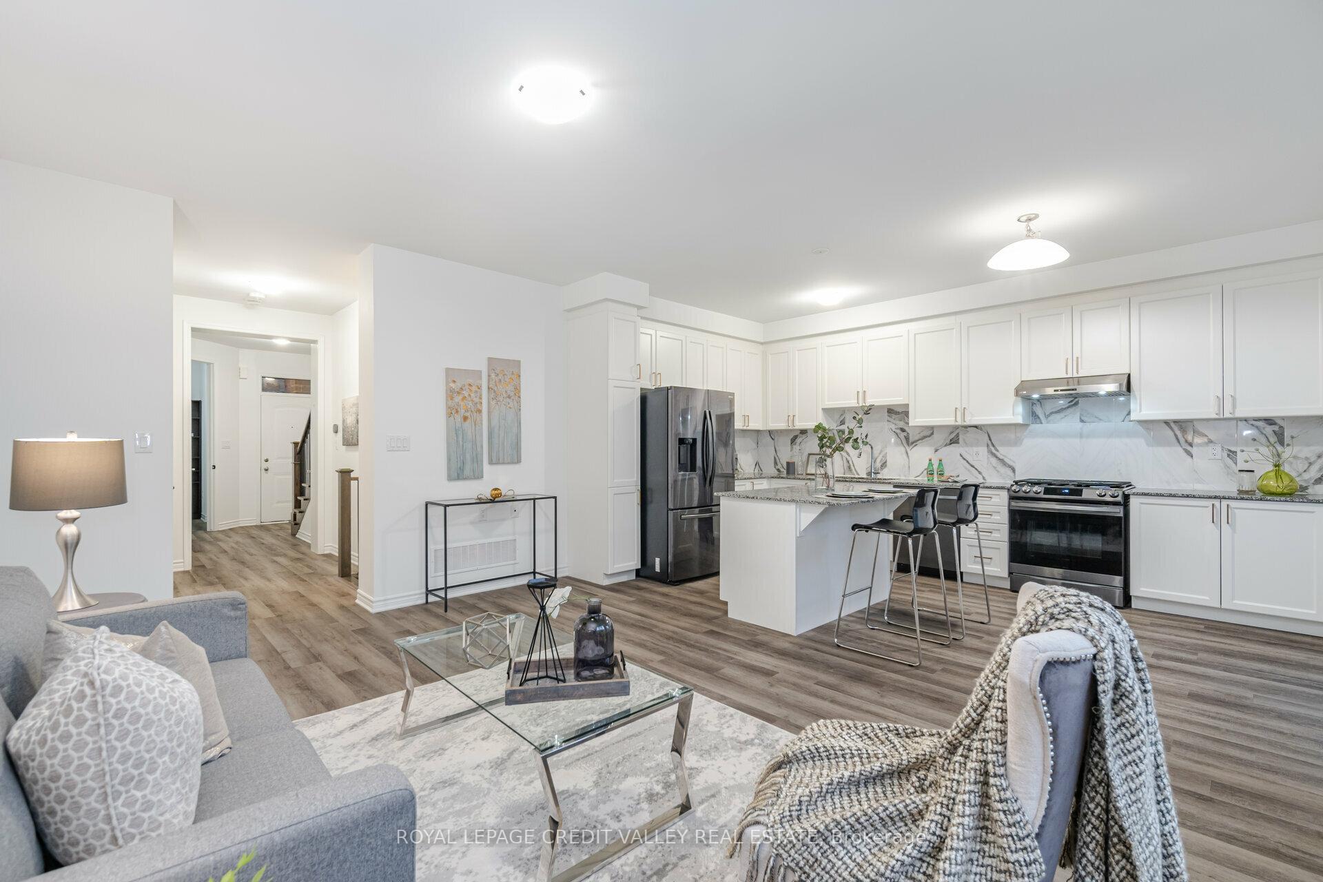 Photo 5 of 1574 Moira Crescent, Milton, Bowes — HOMEH