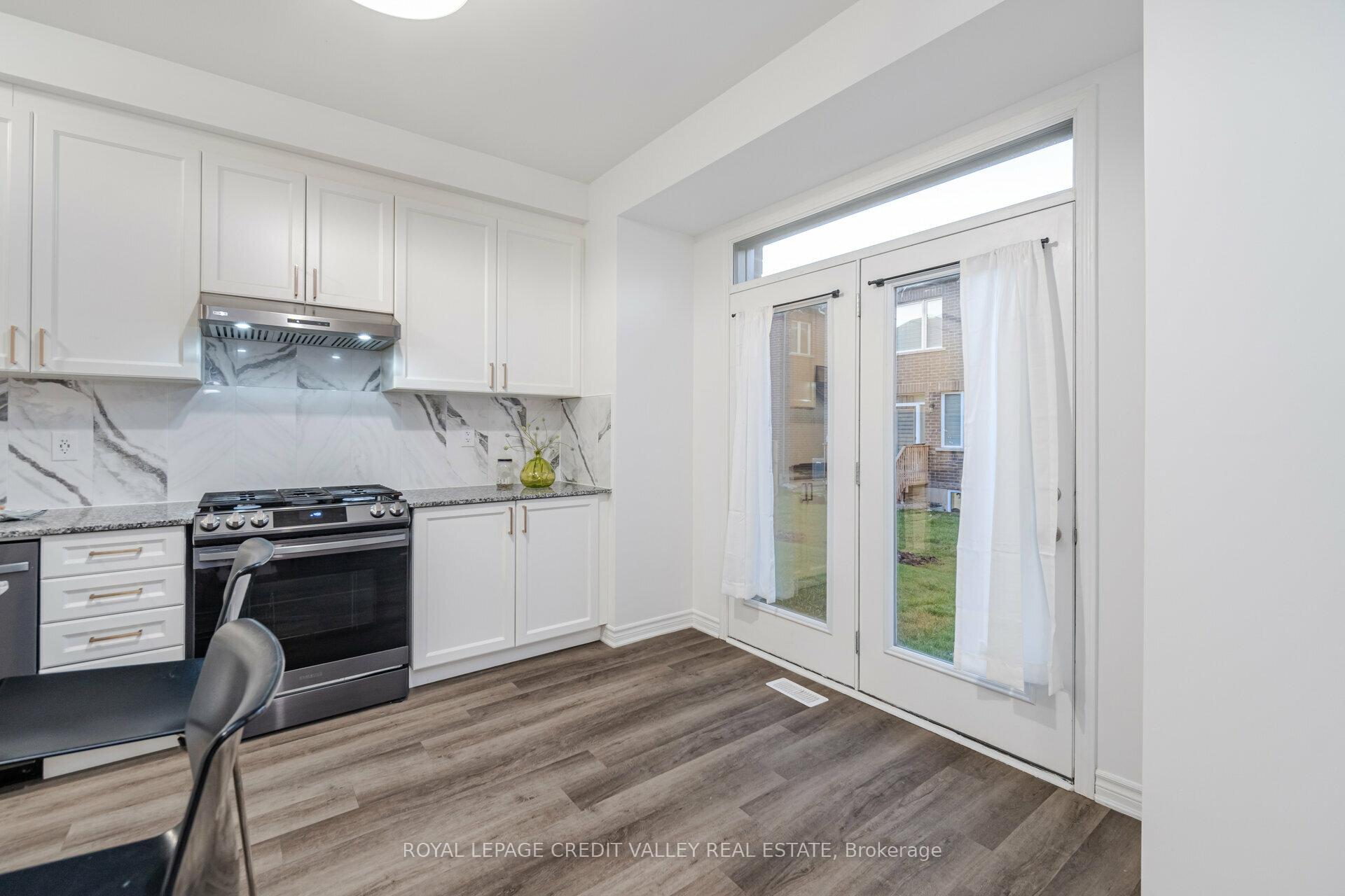 Photo 13 of 1574 Moira Crescent, Milton, Bowes — HOMEH
