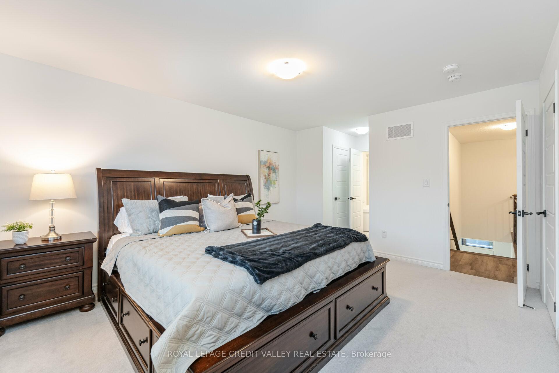 Photo 20 of 1574 Moira Crescent, Milton, Bowes — HOMEH