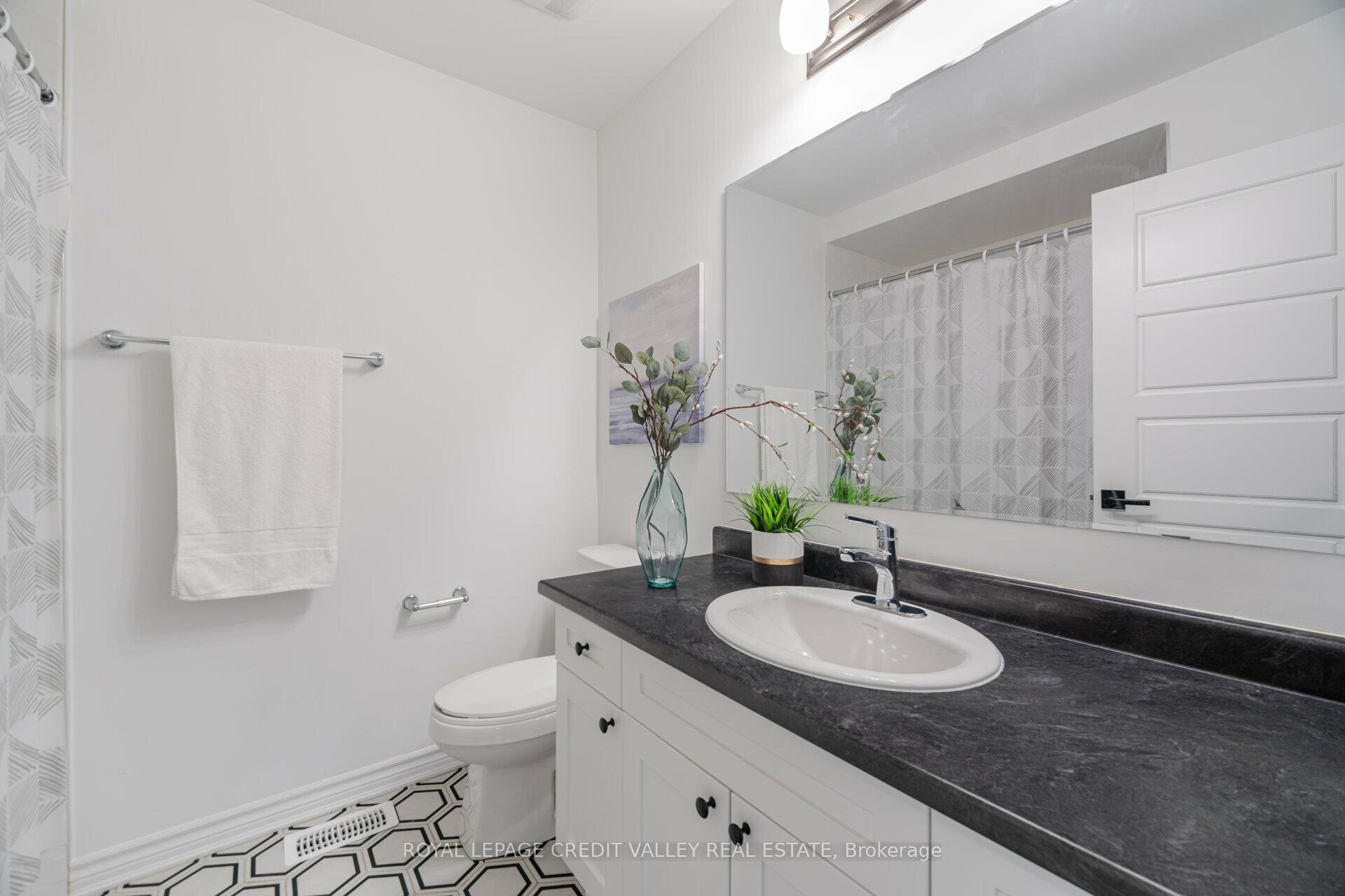 Photo 33 of 1574 Moira Crescent, Milton, Bowes — HOMEH