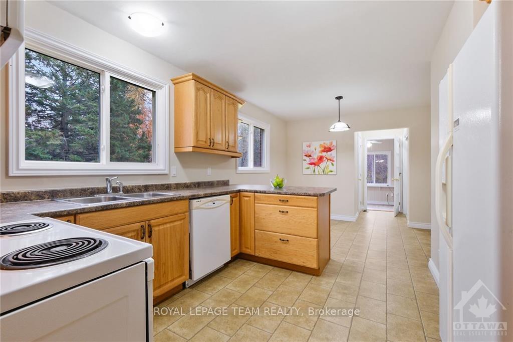 Photo 10 of 6544 Silver Maple Lane, Ottawa, Greely — HOMEH
