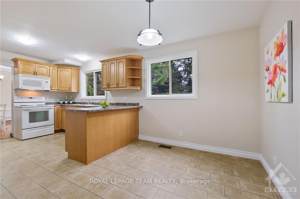 Photo 13 of 6544 Silver Maple Lane, Ottawa, Greely — HOMEH