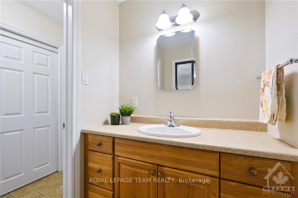 Photo 14 of 6544 Silver Maple Lane, Ottawa, Greely — HOMEH