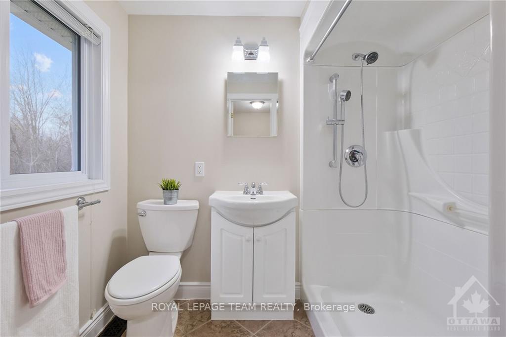 Photo 19 of 6544 Silver Maple Lane, Ottawa, Greely — HOMEH