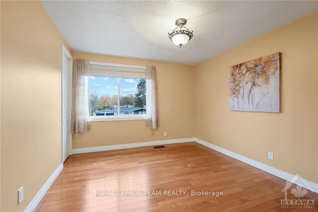 Photo 22 of 6544 Silver Maple Lane, Ottawa, Greely — HOMEH