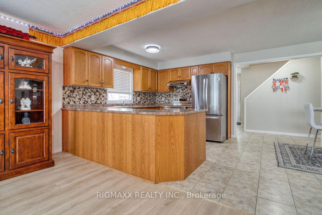 Photo 15 of 26 Warren Street, Guelph, Grange Road — HOMEH