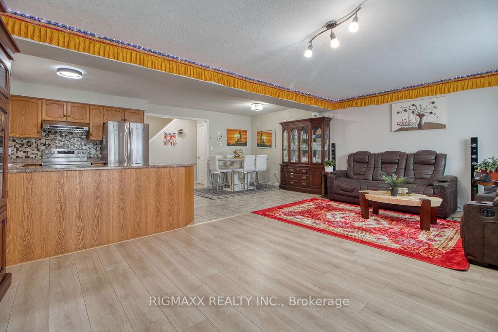 Photo 17 of 26 Warren Street, Guelph, Grange Road — HOMEH