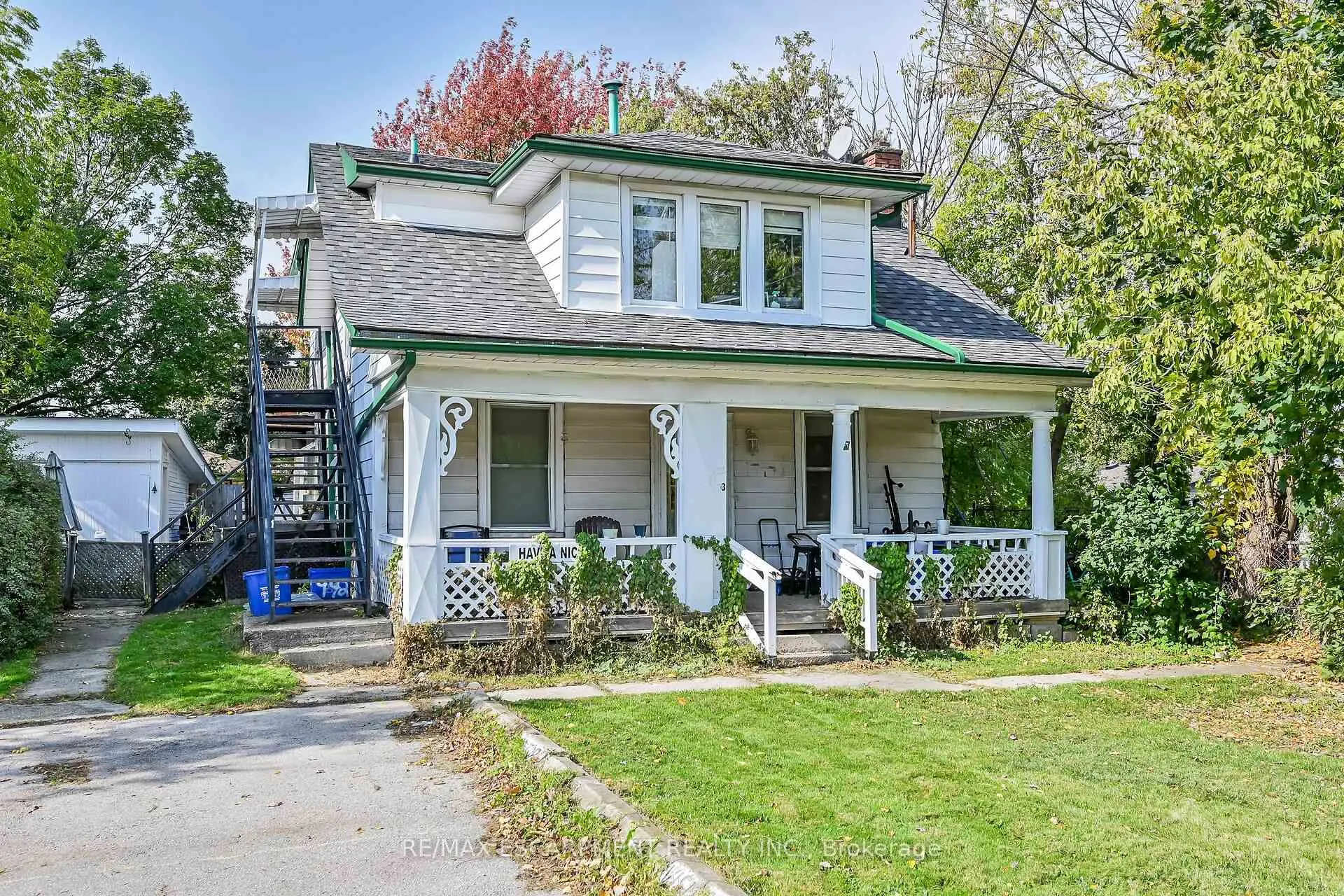 Photo 1 of 942 Upper Gage Avenue, Hamilton, Lawfield — HOMEH