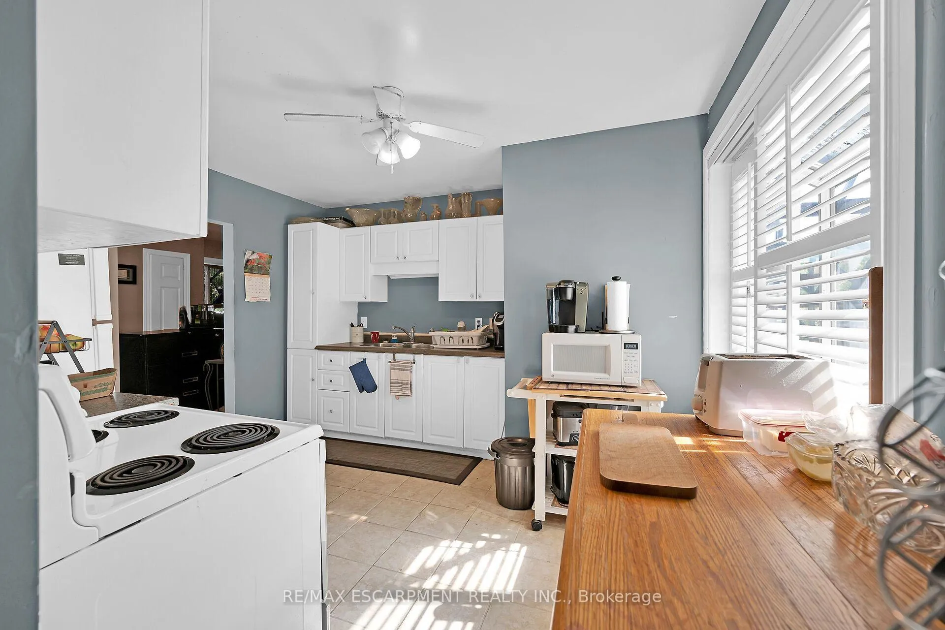 Photo 5 of 942 Upper Gage Avenue, Hamilton, Lawfield — HOMEH