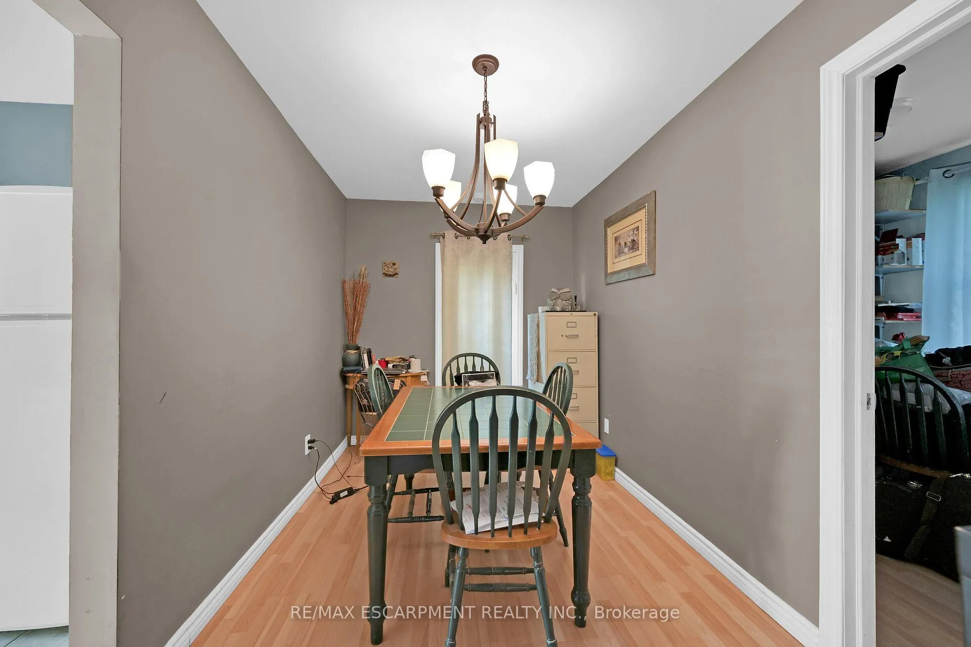 Photo 8 of 942 Upper Gage Avenue, Hamilton, Lawfield — HOMEH