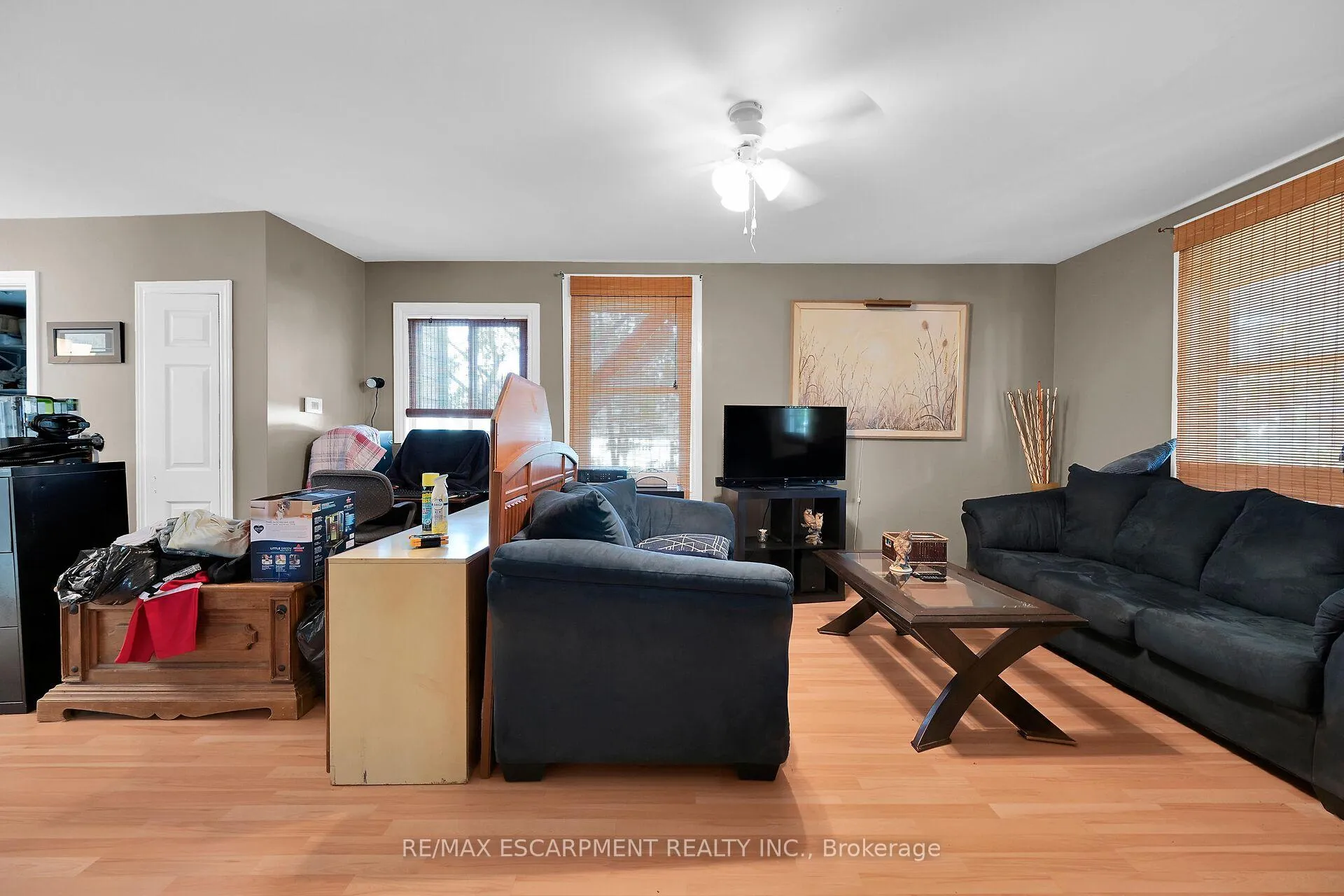 Photo 10 of 942 Upper Gage Avenue, Hamilton, Lawfield — HOMEH