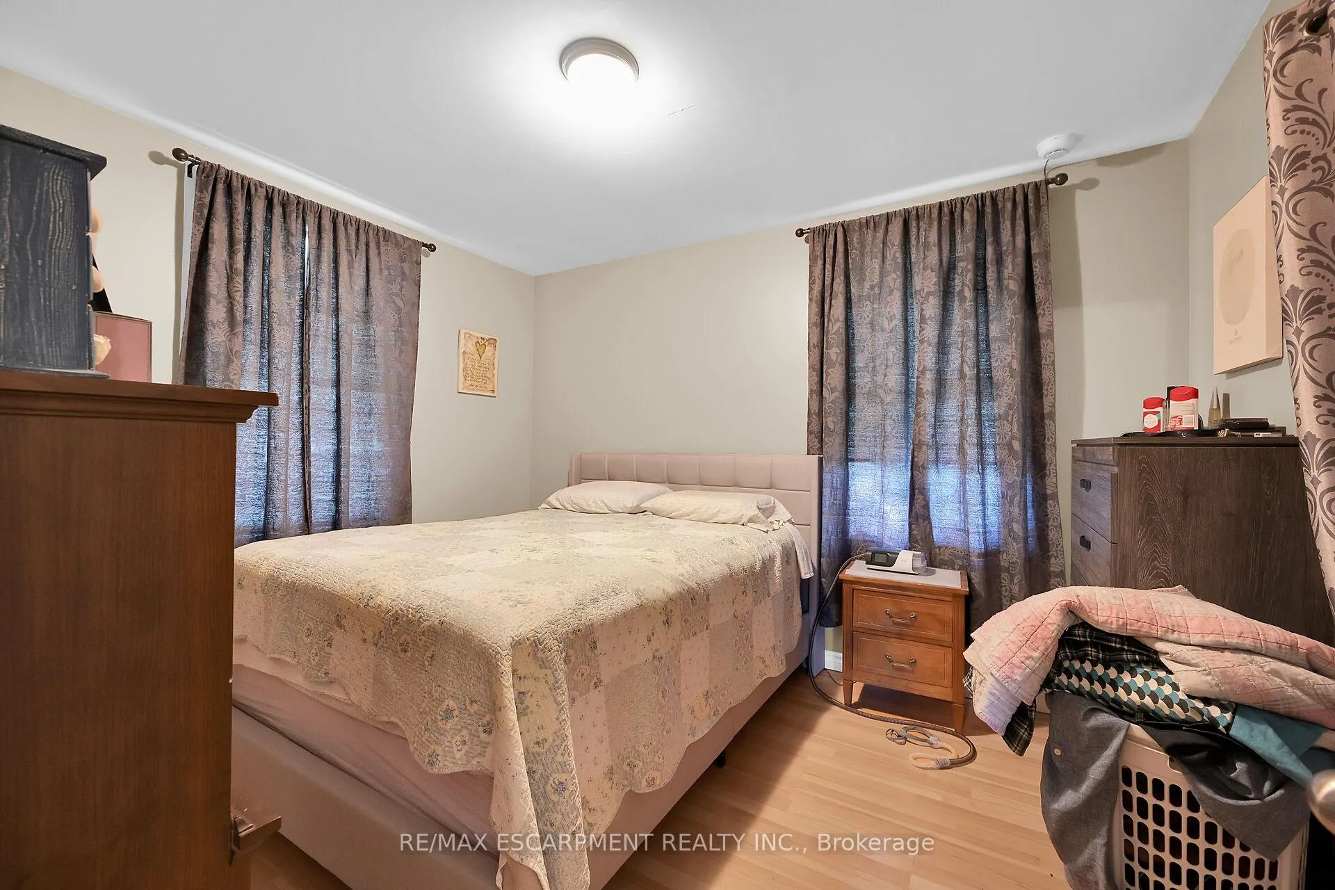 Photo 13 of 942 Upper Gage Avenue, Hamilton, Lawfield — HOMEH