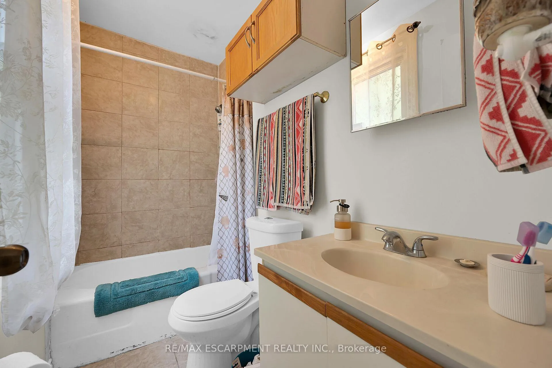 Photo 15 of 942 Upper Gage Avenue, Hamilton, Lawfield — HOMEH