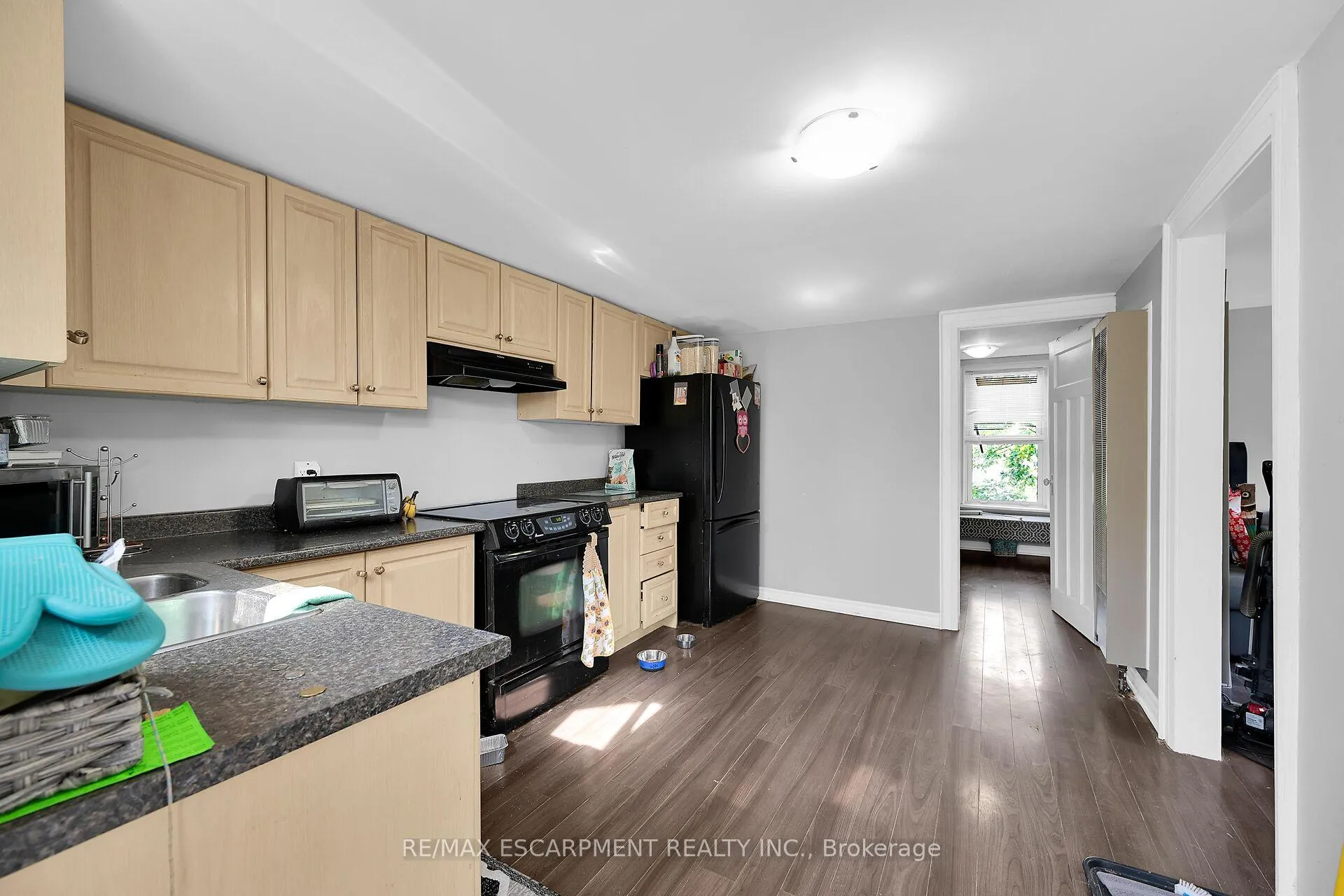 Photo 16 of 942 Upper Gage Avenue, Hamilton, Lawfield — HOMEH