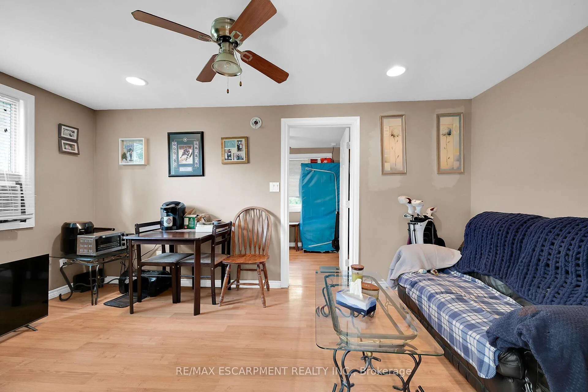 Photo 23 of 942 Upper Gage Avenue, Hamilton, Lawfield — HOMEH