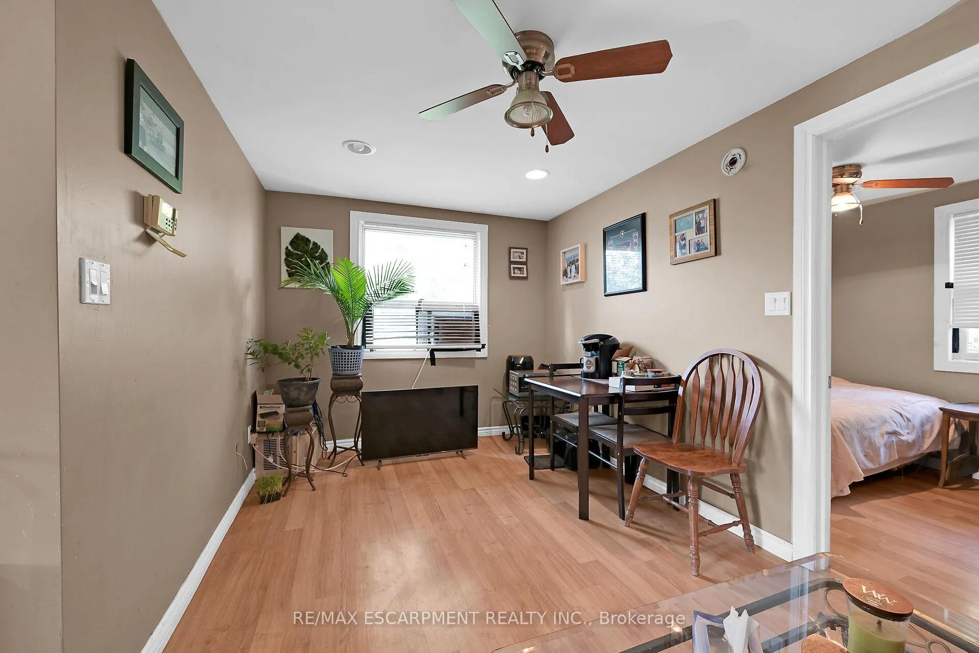 Photo 24 of 942 Upper Gage Avenue, Hamilton, Lawfield — HOMEH