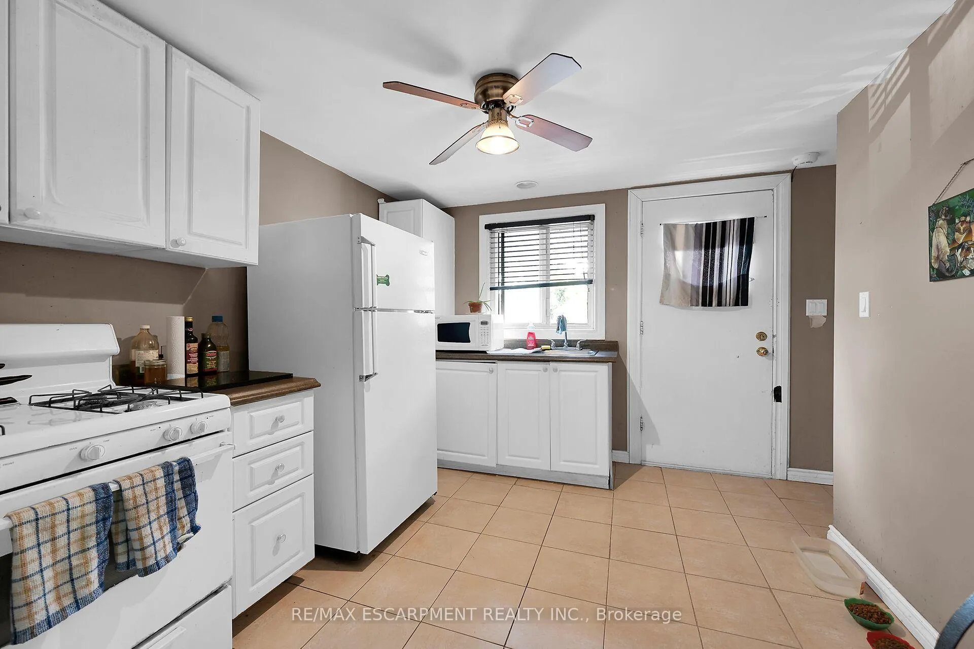 Photo 28 of 942 Upper Gage Avenue, Hamilton, Lawfield — HOMEH