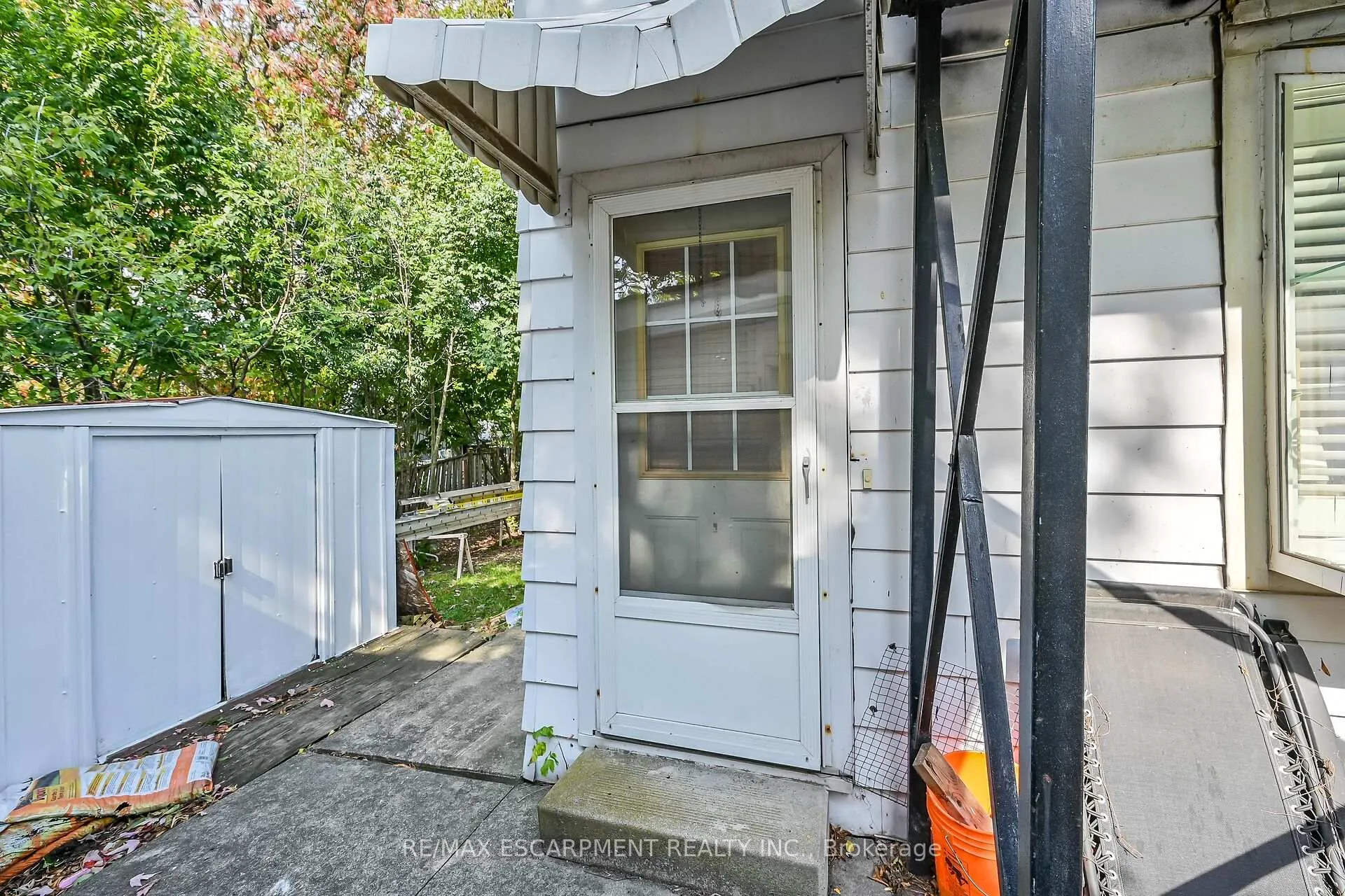 Photo 37 of 942 Upper Gage Avenue, Hamilton, Lawfield — HOMEH