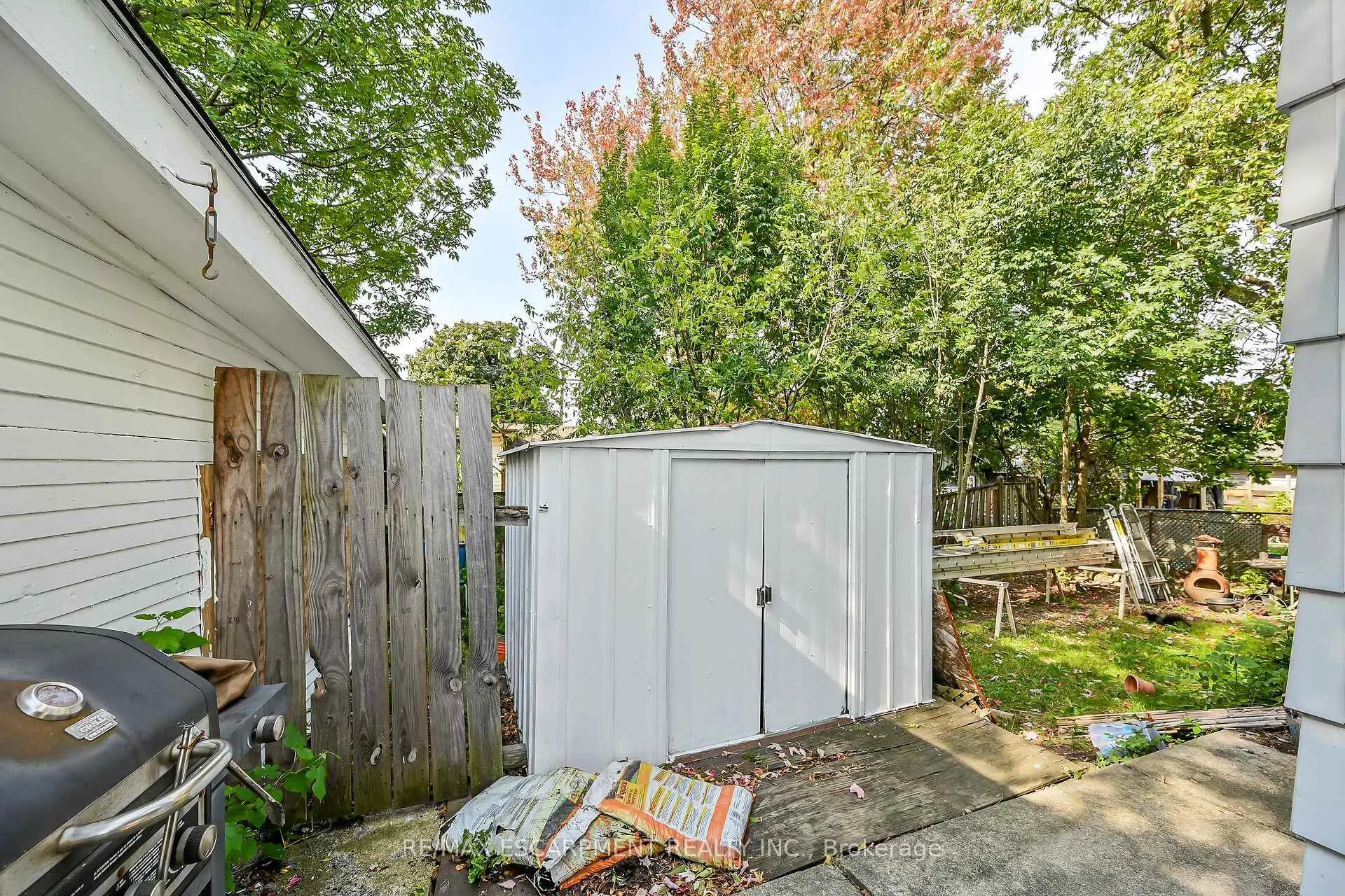 Photo 38 of 942 Upper Gage Avenue, Hamilton, Lawfield — HOMEH